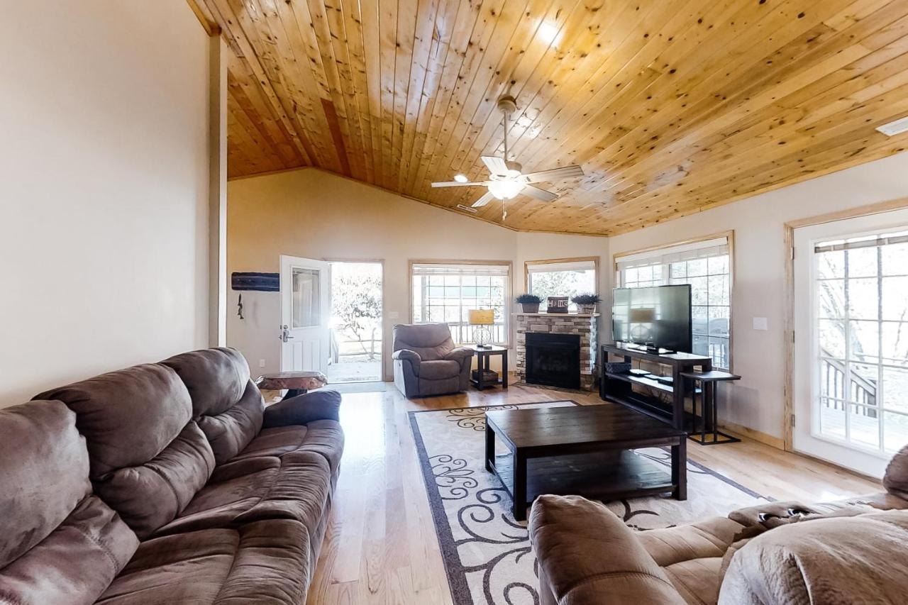 3 Bed 2 Bath Vacation Home In Whittier Bagian luar foto